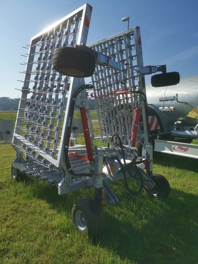 Striegel типа Sonstige 6m oder 9m  Striegel Fliegl zum Aktionspreis, Vorführmaschine в Liebenau (Фотография 1)