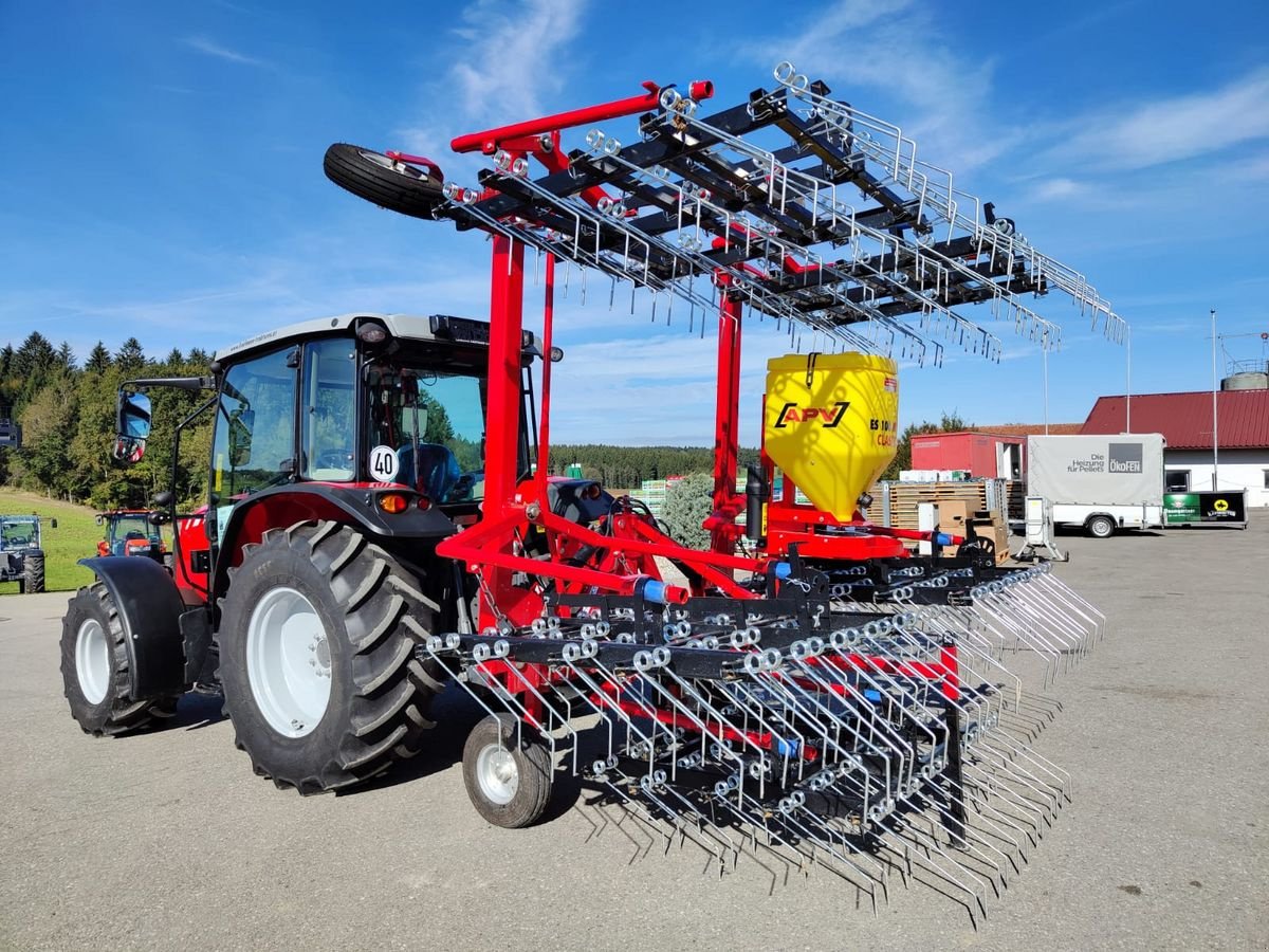 Striegel typu Sonstige Wiesenstreigel 7,5m + APV ES 100 M1, Vorführmaschine w NATTERNBACH (Zdjęcie 3)