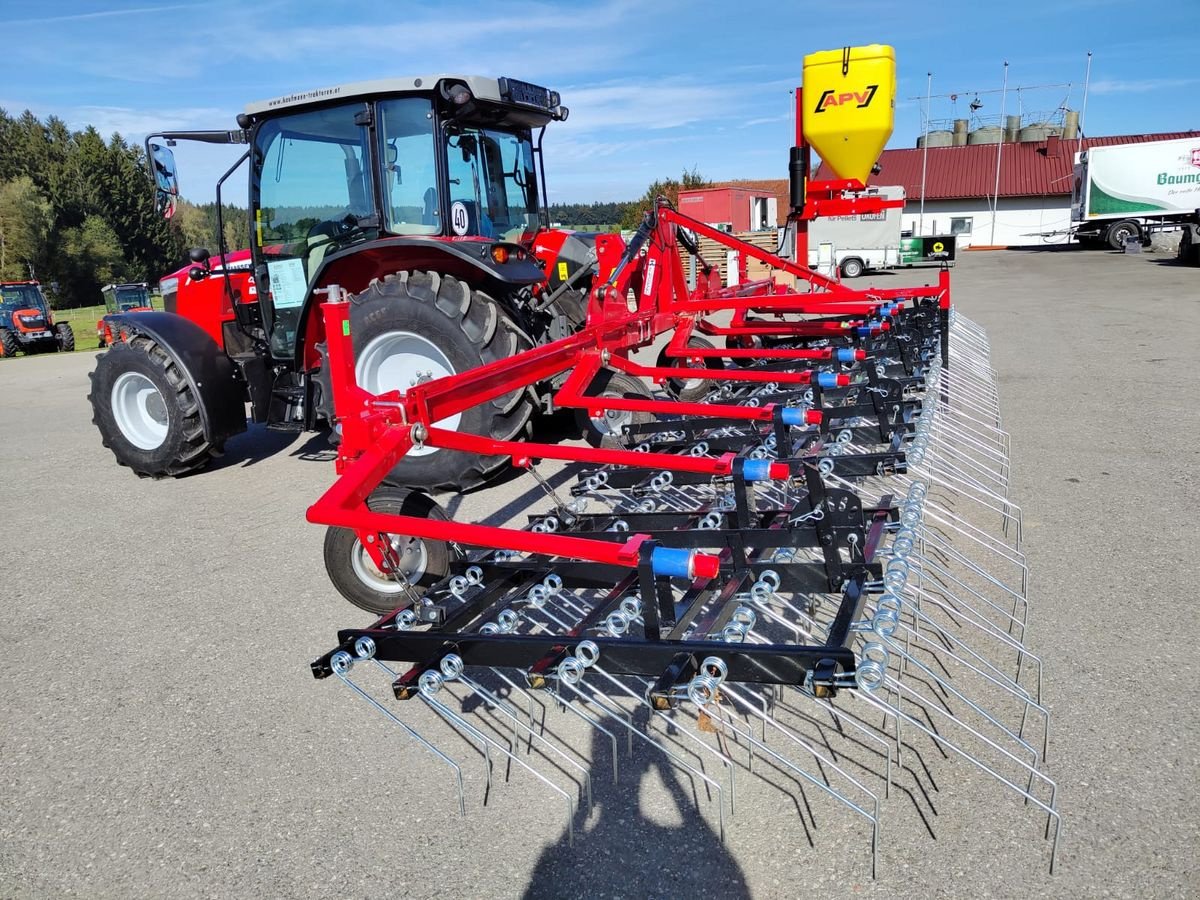 Striegel типа Sonstige Wiesenstreigel 7,5m + APV ES 100 M1, Vorführmaschine в NATTERNBACH (Фотография 8)