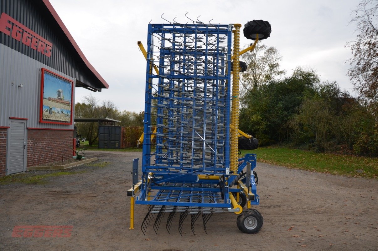 Striegel van het type Treffler TS 1360/M3 5-teilig, Neumaschine in Suhlendorf (Foto 2)