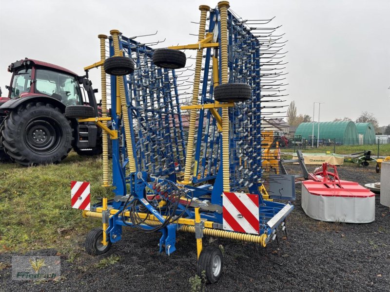 Striegeltechnik & Hacktechnik van het type Treffler TS 1220 5 tlg., Neumaschine in Bad Lausick (Foto 1)