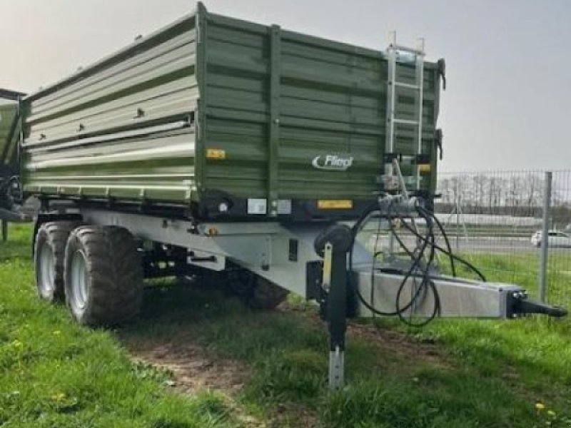 Tandemkipper of the type Fliegl TANDEMDREISEITENKIPPER TDK140, Neumaschine in Cham (Picture 1)