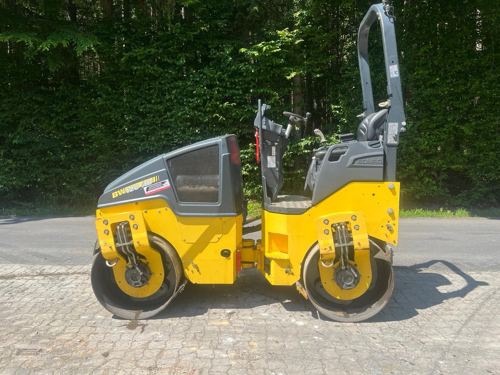 Tandemvibrationswalze des Typs Bomag BW 120 AD-5, Gebrauchtmaschine in Deutsch - Goritz (Bild 1)