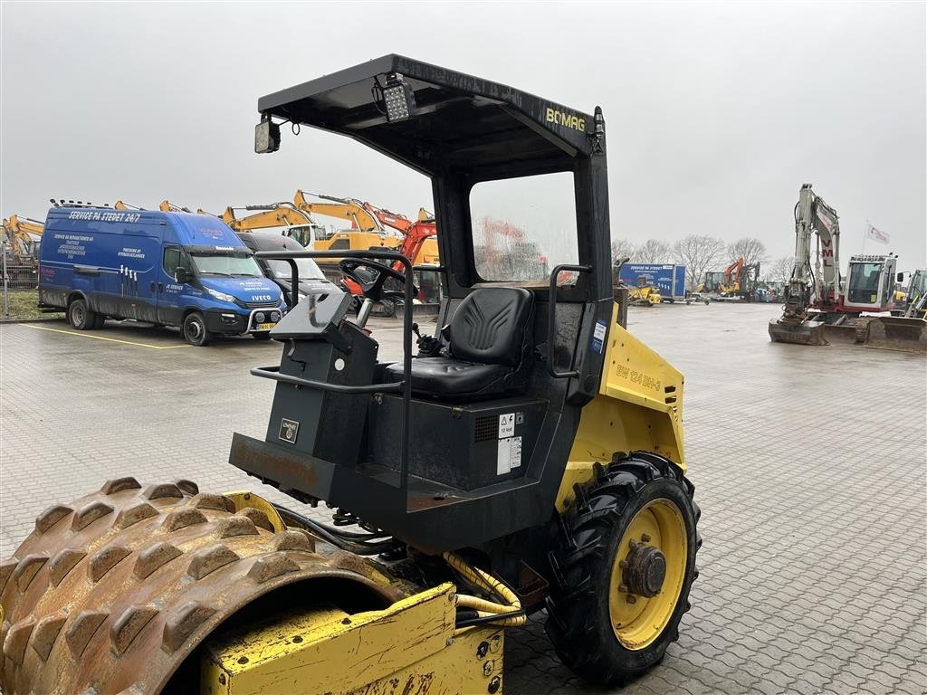 Tandemvibrationswalze типа Bomag BW 124 PDH-3 Råjordstromle med dozerblad, Gebrauchtmaschine в Rønnede (Фотография 3)