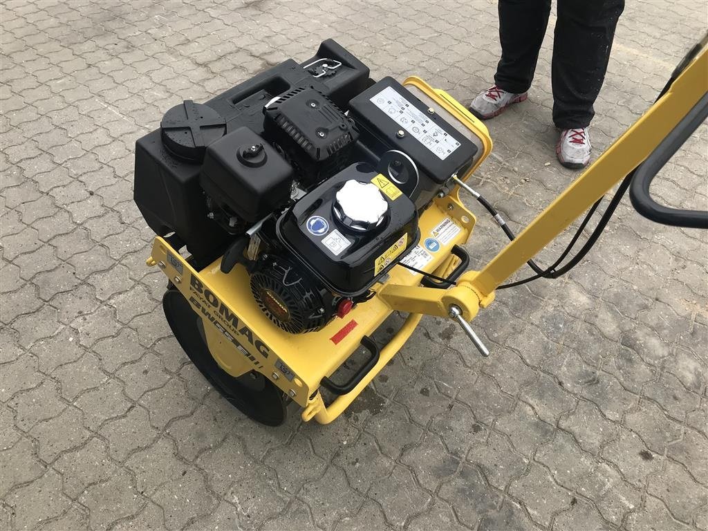 Tandemvibrationswalze του τύπου Bomag BW55E DEMO kun kørt få gange, Gebrauchtmaschine σε Rønnede (Φωτογραφία 7)