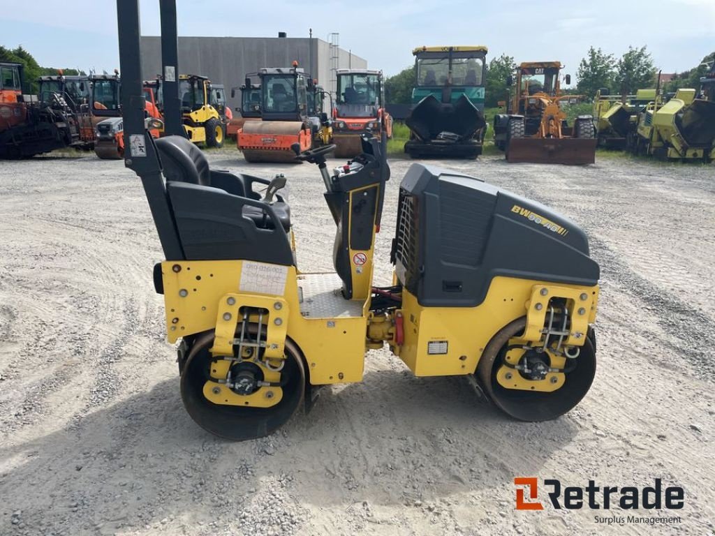 Tandemvibrationswalze du type Bomag BW90AD-5, Gebrauchtmaschine en Rødovre (Photo 4)