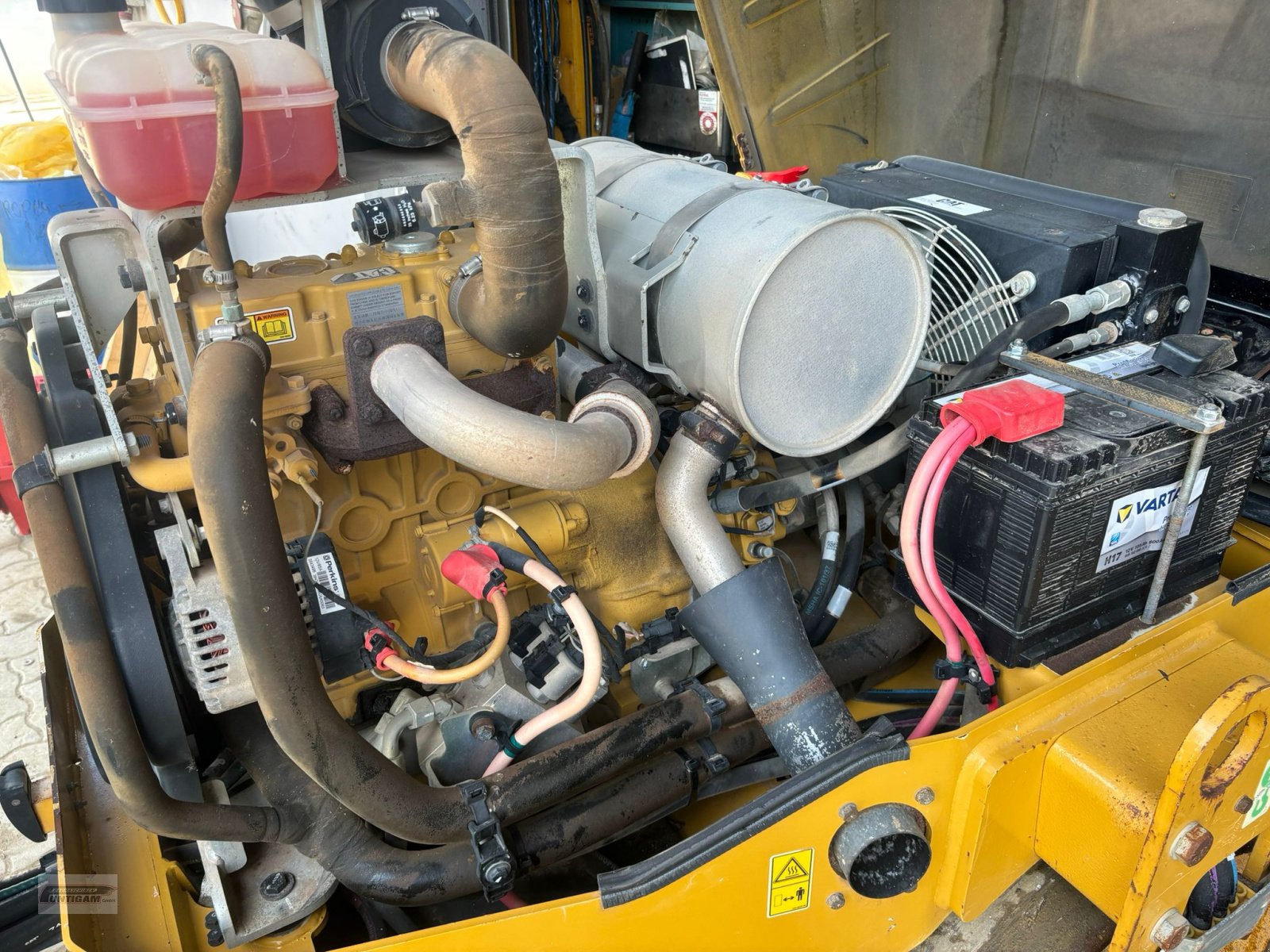Tandemvibrationswalze Türe ait CAT CB 24 B, Gebrauchtmaschine içinde Deutsch - Goritz (resim 10)