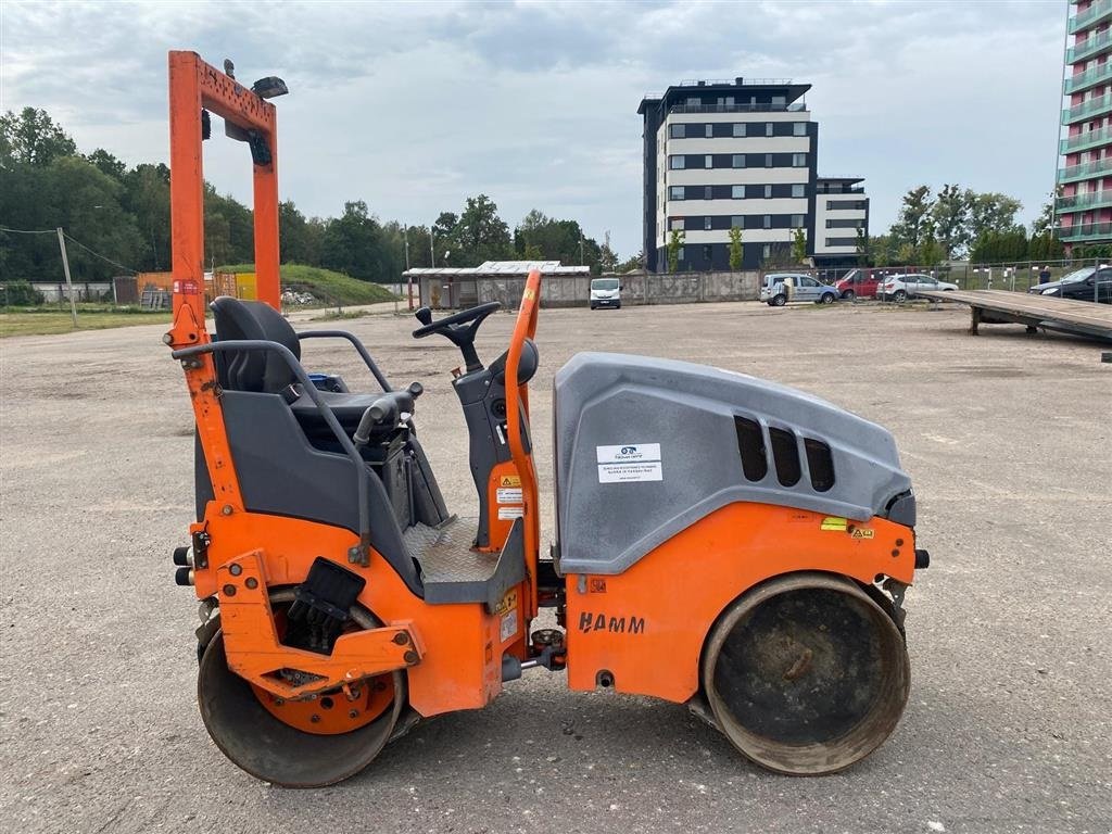 Tandemvibrationswalze Türe ait Hamm HD 8 VV Kubota motor. Rigtig fin maskine. Ring til Ulrik 0045-40255544. Jeg snakker Jysk, tysk og engelsk., Gebrauchtmaschine içinde Kolding (resim 4)