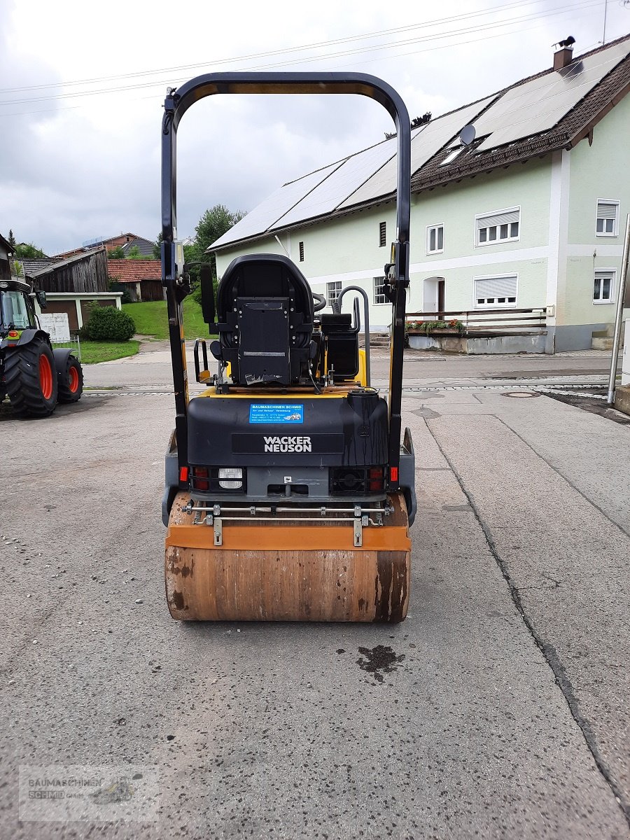 Tandemvibrationswalze van het type Wacker Neuson RD 27-120, Gebrauchtmaschine in Stetten (Foto 4)