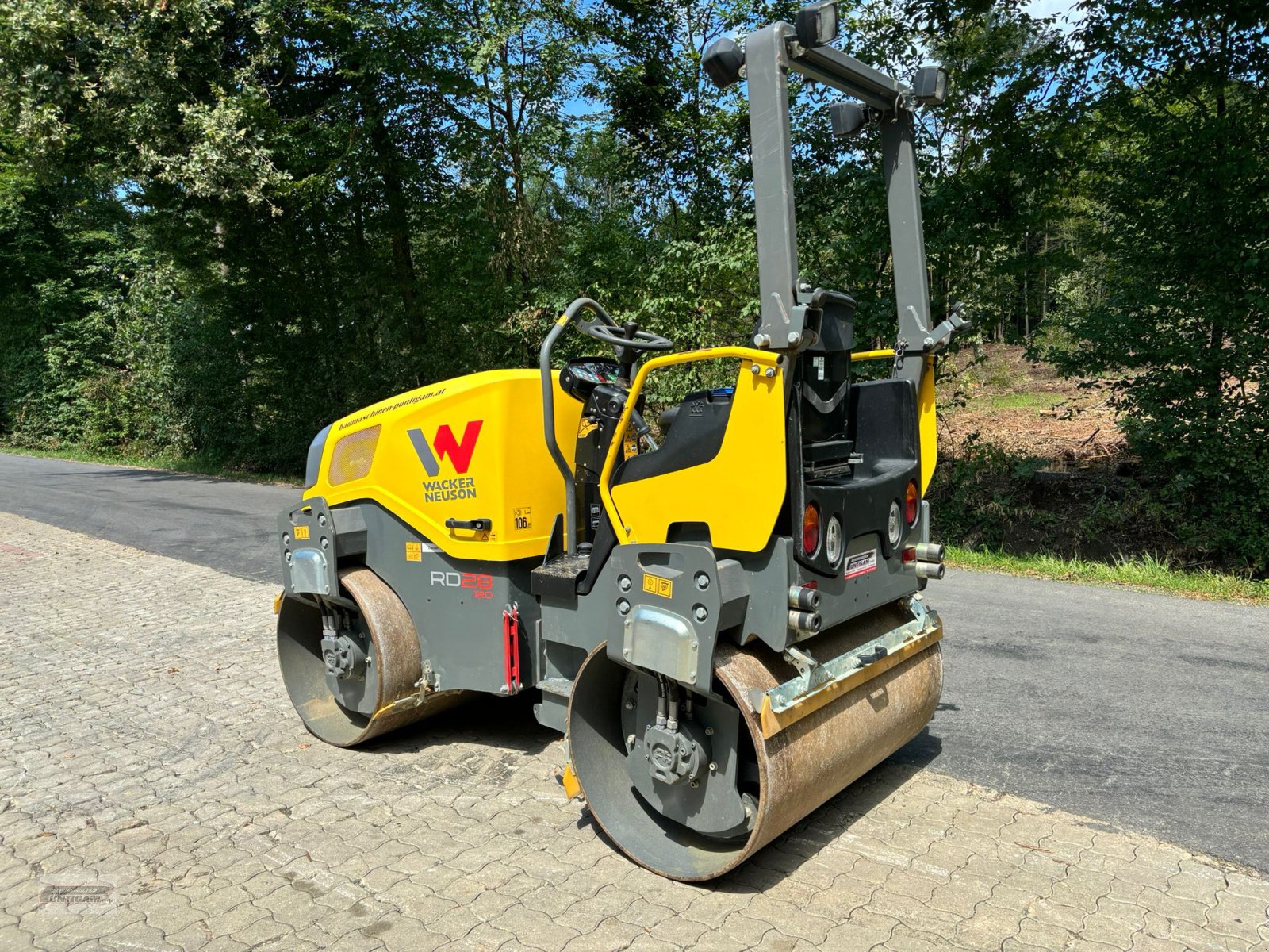 Tandemvibrationswalze des Typs Wacker Neuson RD 28, Gebrauchtmaschine in Deutsch - Goritz (Bild 5)