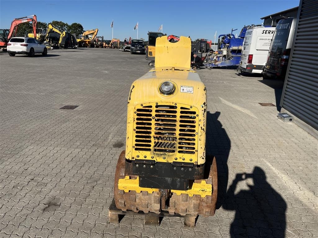 Tandemvibrationswalze des Typs Wacker Neuson RT fjernstyret Råjordskompaktor, Gebrauchtmaschine in Rønnede (Bild 4)