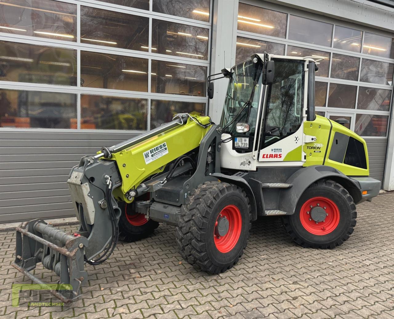 Teleradlader des Typs CLAAS TORION 738 T Sinus, Neumaschine in Homberg (Ohm) - Maulbach (Bild 1)