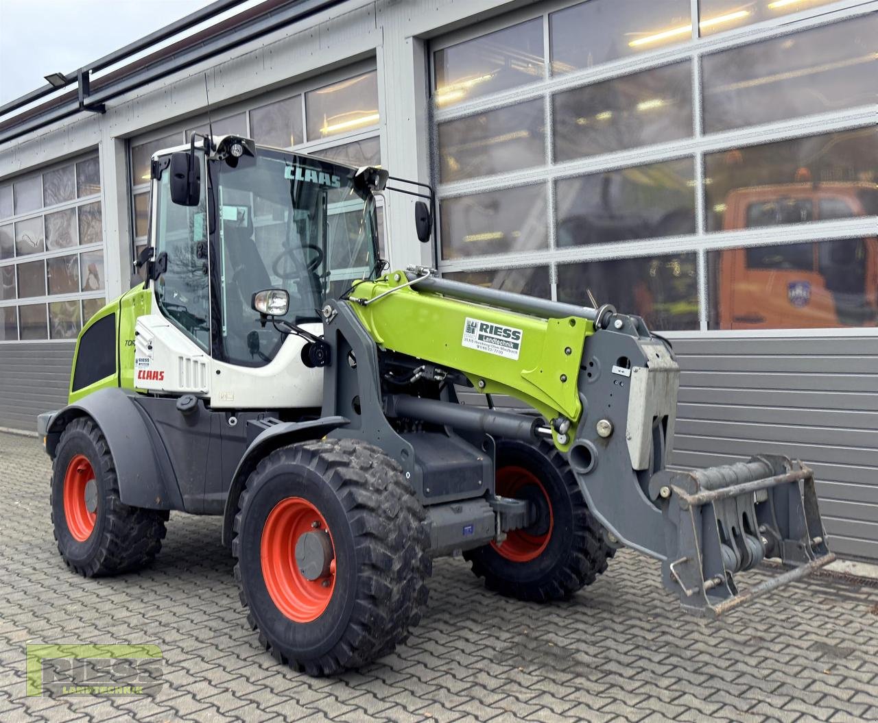 Teleradlader des Typs CLAAS TORION 738 T Sinus, Neumaschine in Homberg (Ohm) - Maulbach (Bild 2)