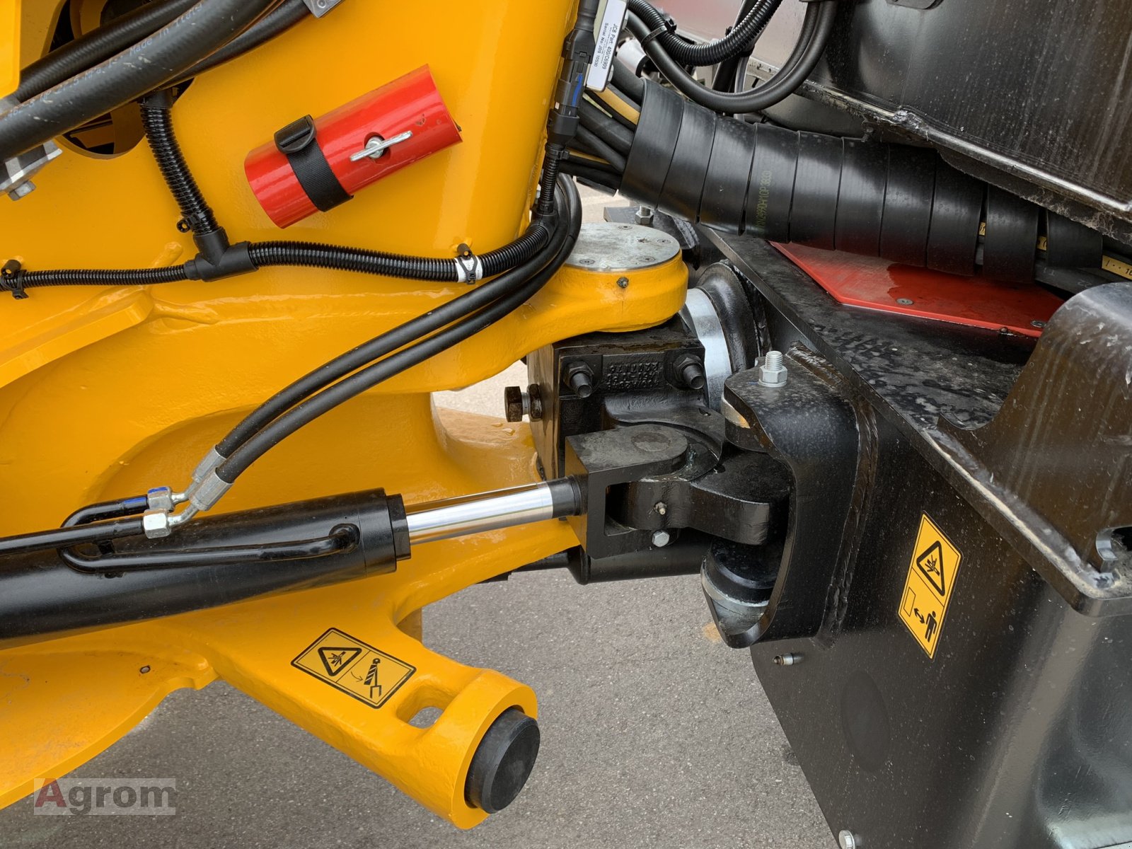 Teleradlader van het type JCB TM 420S, Neumaschine in Meißenheim-Kürzell (Foto 12)