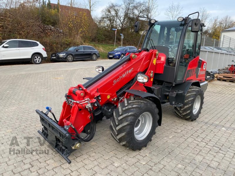 Teleradlader van het type Schäffer 5680T, Neumaschine in Schweitenkirchen (Foto 1)