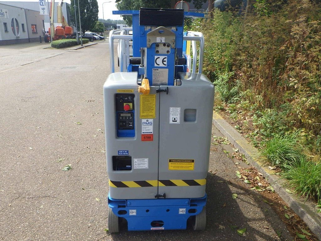 Teleskoparbeitsbühne des Typs Genie GR-15, Gebrauchtmaschine in Antwerpen (Bild 5)