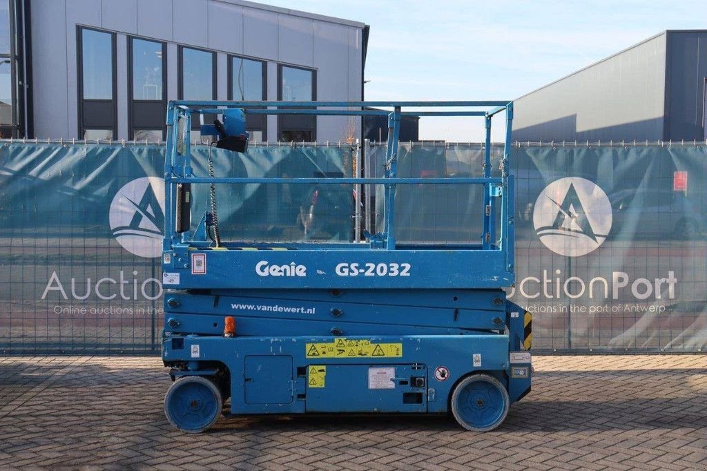 Teleskoparbeitsbühne del tipo Genie GS-2032, Gebrauchtmaschine en Antwerpen (Imagen 2)