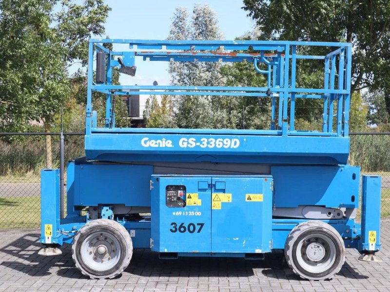 Teleskoparbeitsbühne van het type Genie GS-3369 DC 12 METER 454 KG, Gebrauchtmaschine in Marknesse