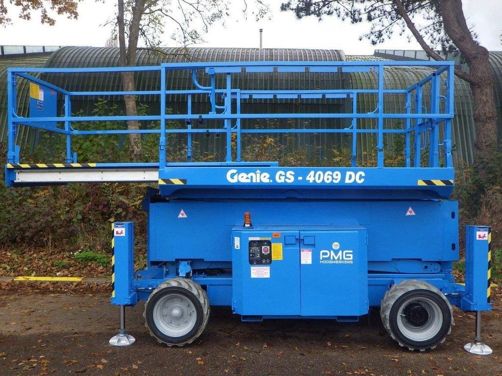 Teleskoparbeitsbühne του τύπου Genie GS-4069DC, Gebrauchtmaschine σε Antwerpen (Φωτογραφία 9)