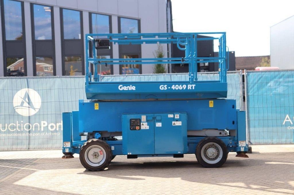 Teleskoparbeitsbühne des Typs Genie GS-4069RT, Gebrauchtmaschine in Antwerpen (Bild 2)