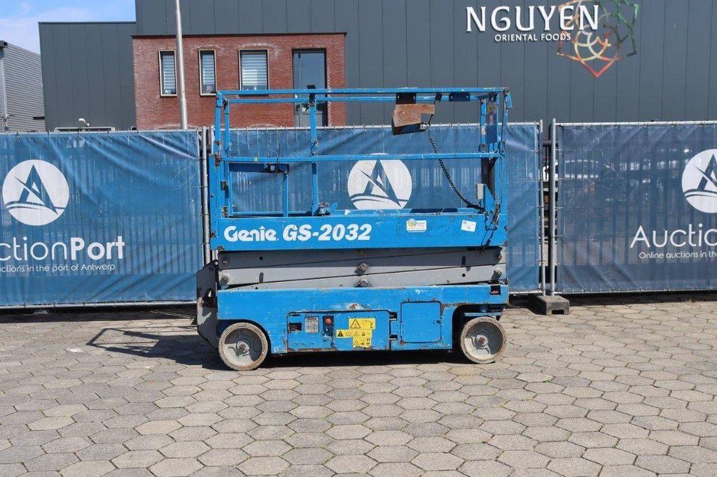 Teleskoparbeitsbühne del tipo Genie GS2032, Gebrauchtmaschine en Antwerpen (Imagen 2)