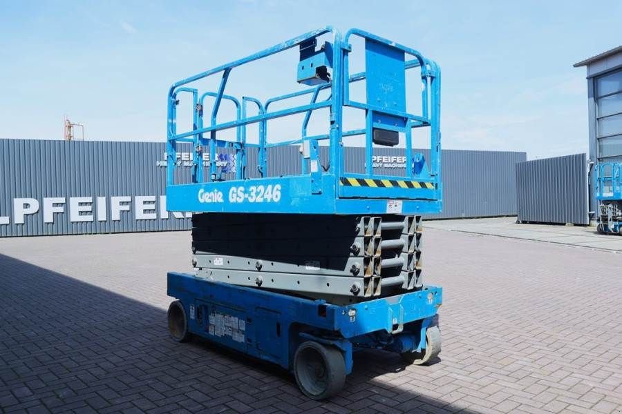 Teleskoparbeitsbühne za tip Genie GS3246 Electric, Working Height 11.75 m, 318kg Cap, Gebrauchtmaschine u Groenlo (Slika 1)