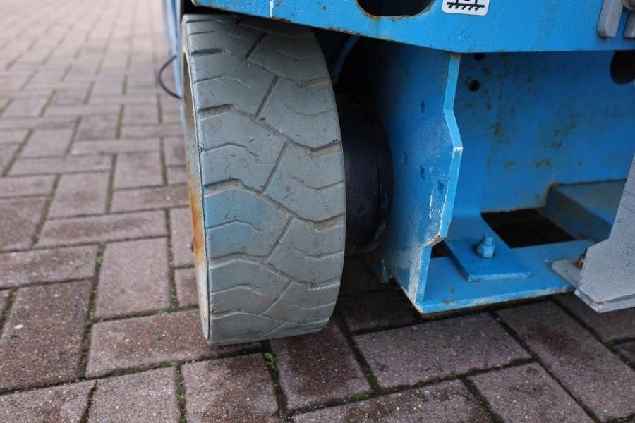 Teleskoparbeitsbühne van het type Genie GS3246 Electric, Working Height 11.75 m, 318kg Cap, Gebrauchtmaschine in Groenlo (Foto 9)