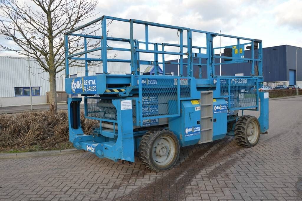 Teleskoparbeitsbühne van het type Genie GS3390 RT, Gebrauchtmaschine in Sittard (Foto 3)