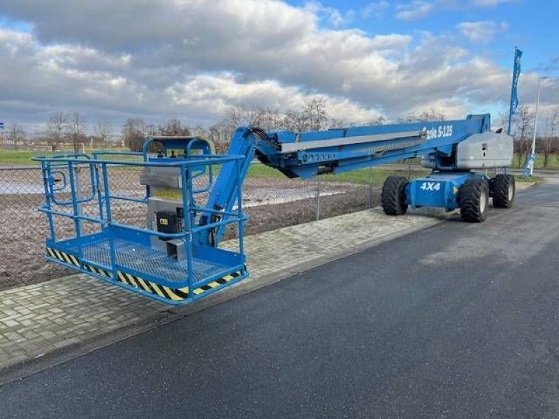 Teleskoparbeitsbühne van het type Genie S 125, Gebrauchtmaschine in Sittard (Foto 2)