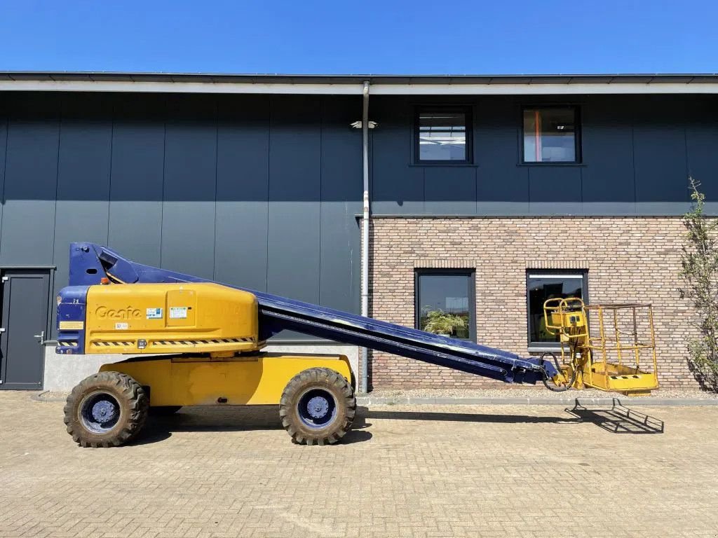 Teleskoparbeitsbühne van het type Genie S-60 Deutz Diesel 4 x 4 Telescoophoogwerker 17.6 meter werkhoogt, Gebrauchtmaschine in VEEN (Foto 2)