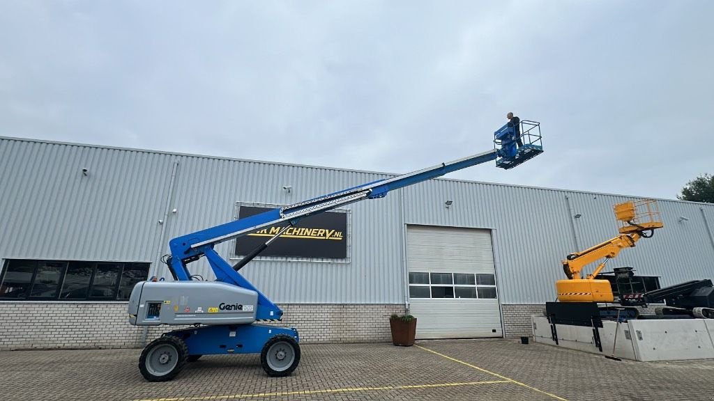 Teleskoparbeitsbühne van het type Genie S 60, Gebrauchtmaschine in WIJCHEN (Foto 3)