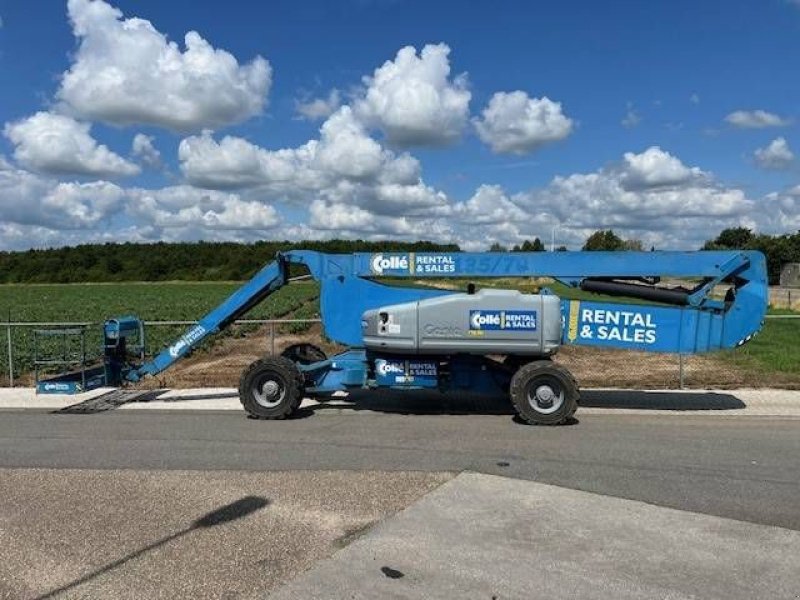 Teleskoparbeitsbühne des Typs Genie Z 135, Gebrauchtmaschine in Sittard (Bild 1)