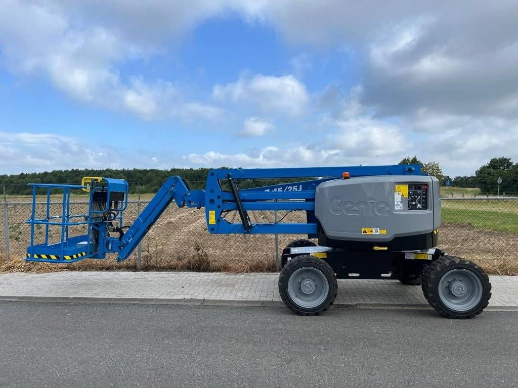 Teleskoparbeitsbühne du type Genie Z 45/25 J RT, Gebrauchtmaschine en Sittard (Photo 5)