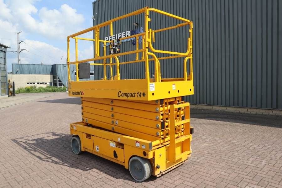 Teleskoparbeitsbühne des Typs Haulotte Compact 14 Electric, 14m Working Height, 350kg Cap, Gebrauchtmaschine in Groenlo (Bild 11)