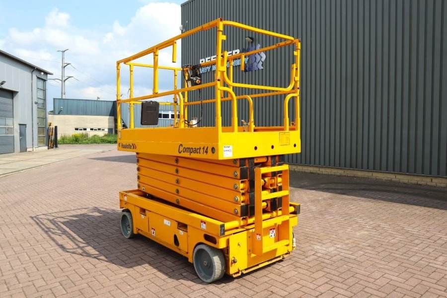 Teleskoparbeitsbühne van het type Haulotte Compact 14 Electric, 14m Working Height, 350kg Cap, Gebrauchtmaschine in Groenlo (Foto 4)