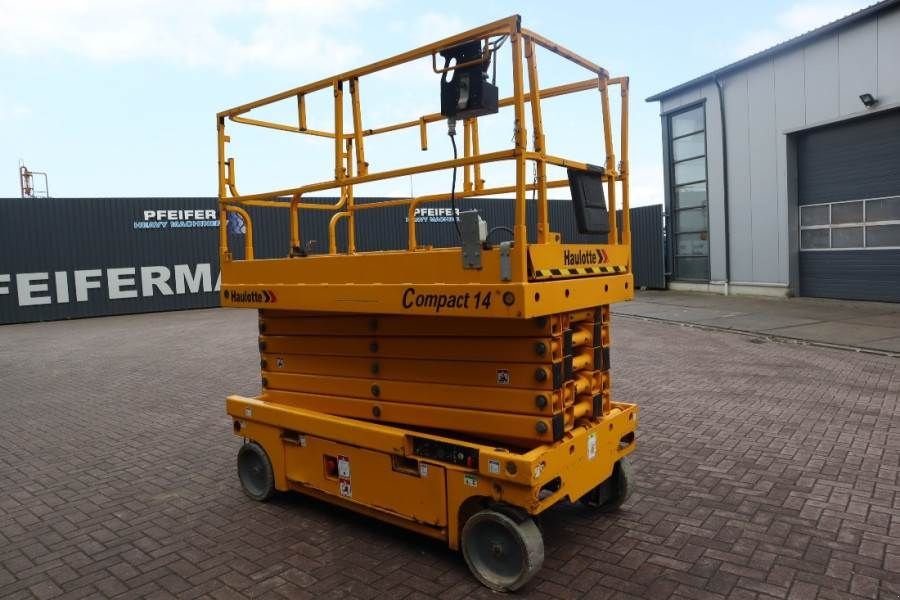 Teleskoparbeitsbühne za tip Haulotte Compact 14 Electric, 4x2 Drive, 14m Working Height, Gebrauchtmaschine u Groenlo (Slika 4)