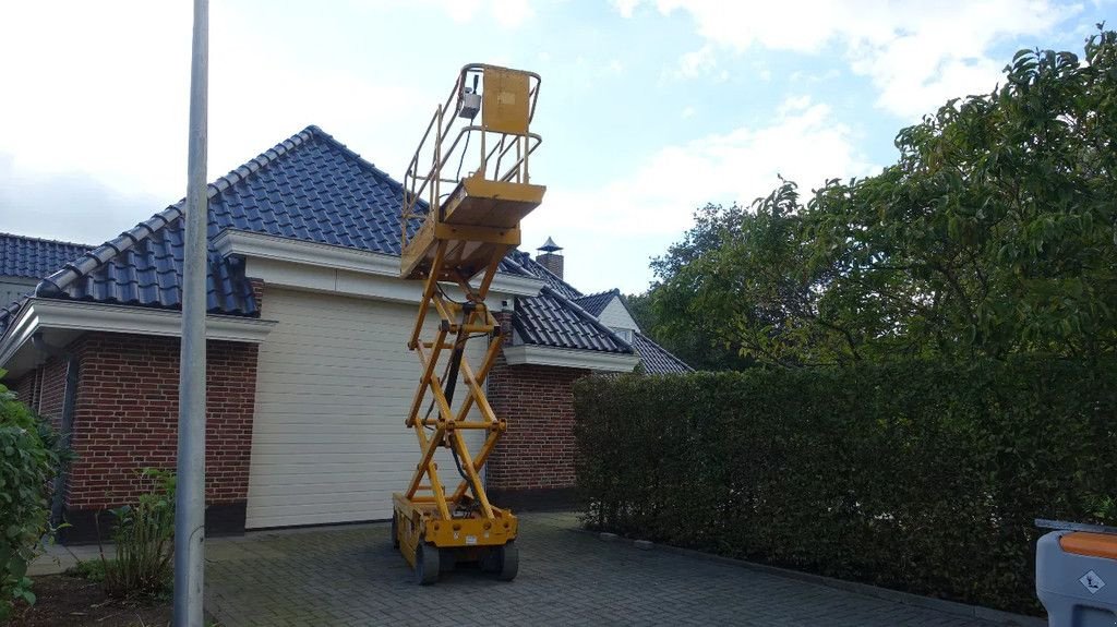 Teleskoparbeitsbühne des Typs Haulotte Compact 8CU, Gebrauchtmaschine in IJsselmuiden (Bild 1)