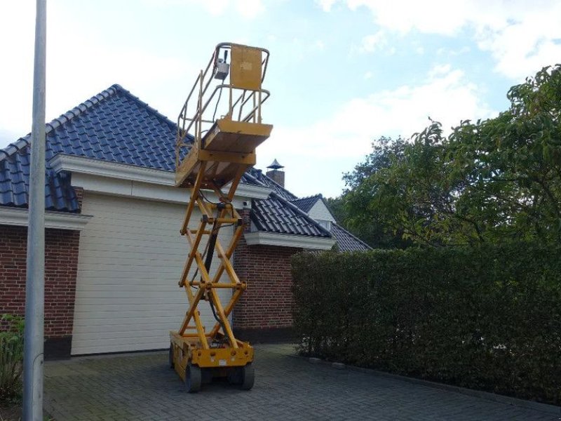 Teleskoparbeitsbühne des Typs Haulotte Compact 8CU, Gebrauchtmaschine in IJsselmuiden (Bild 1)