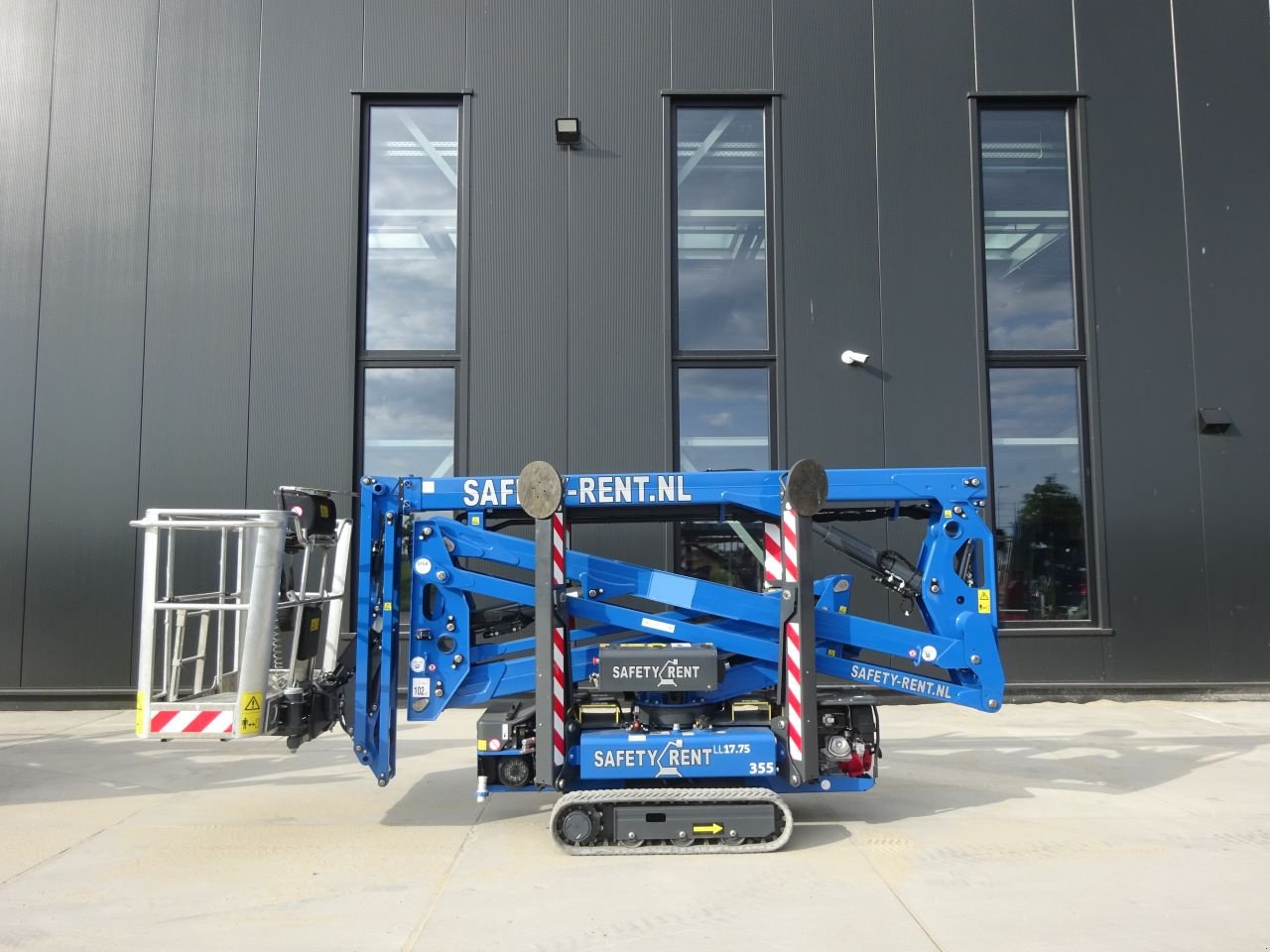 Teleskoparbeitsbühne of the type Hinowa LightLift 17.75 Performance IIIS, Gebrauchtmaschine in Nieuw-Vennep (Picture 2)