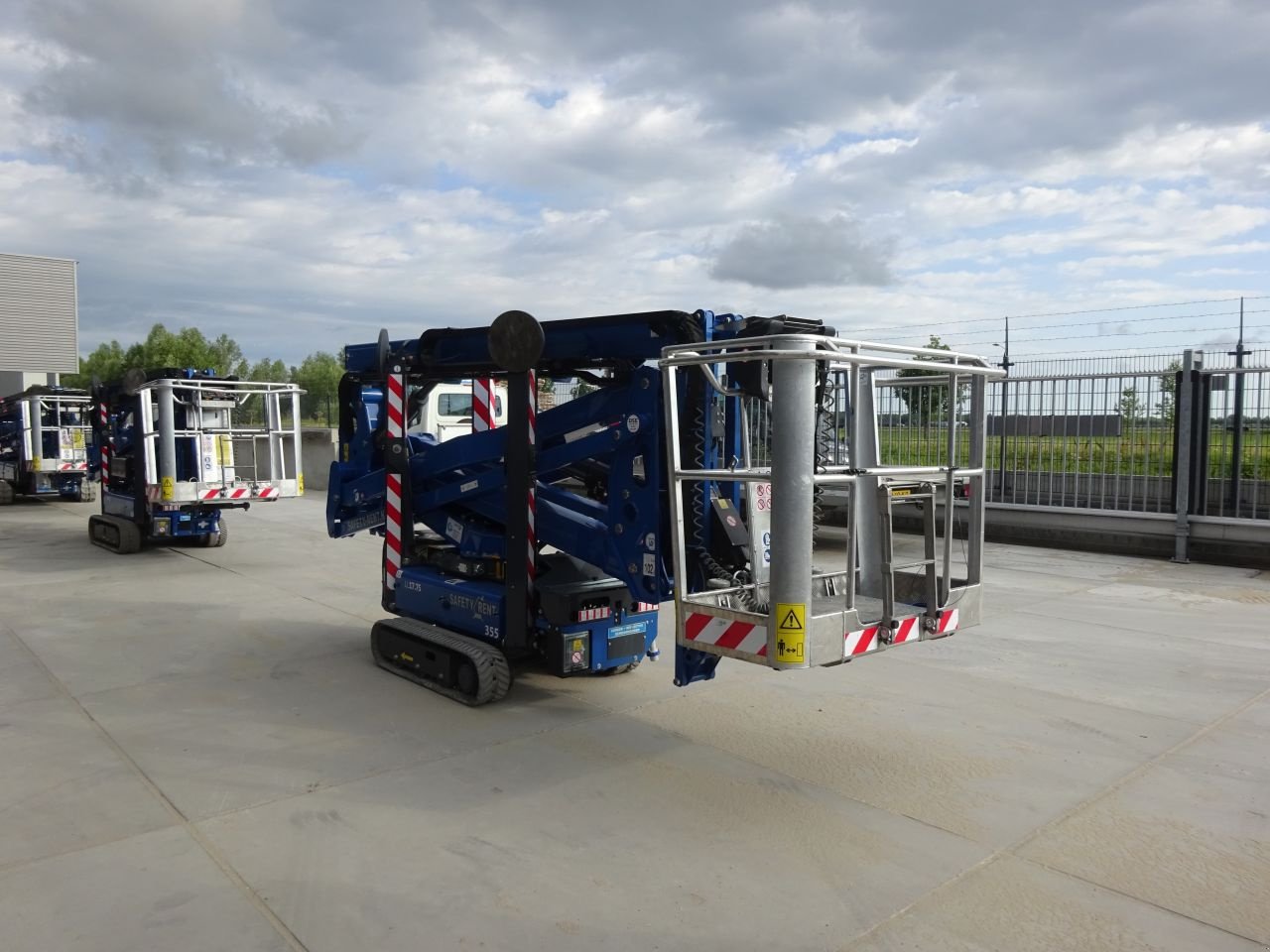 Teleskoparbeitsbühne of the type Hinowa LightLift 17.75 Performance IIIS, Gebrauchtmaschine in Nieuw-Vennep (Picture 9)