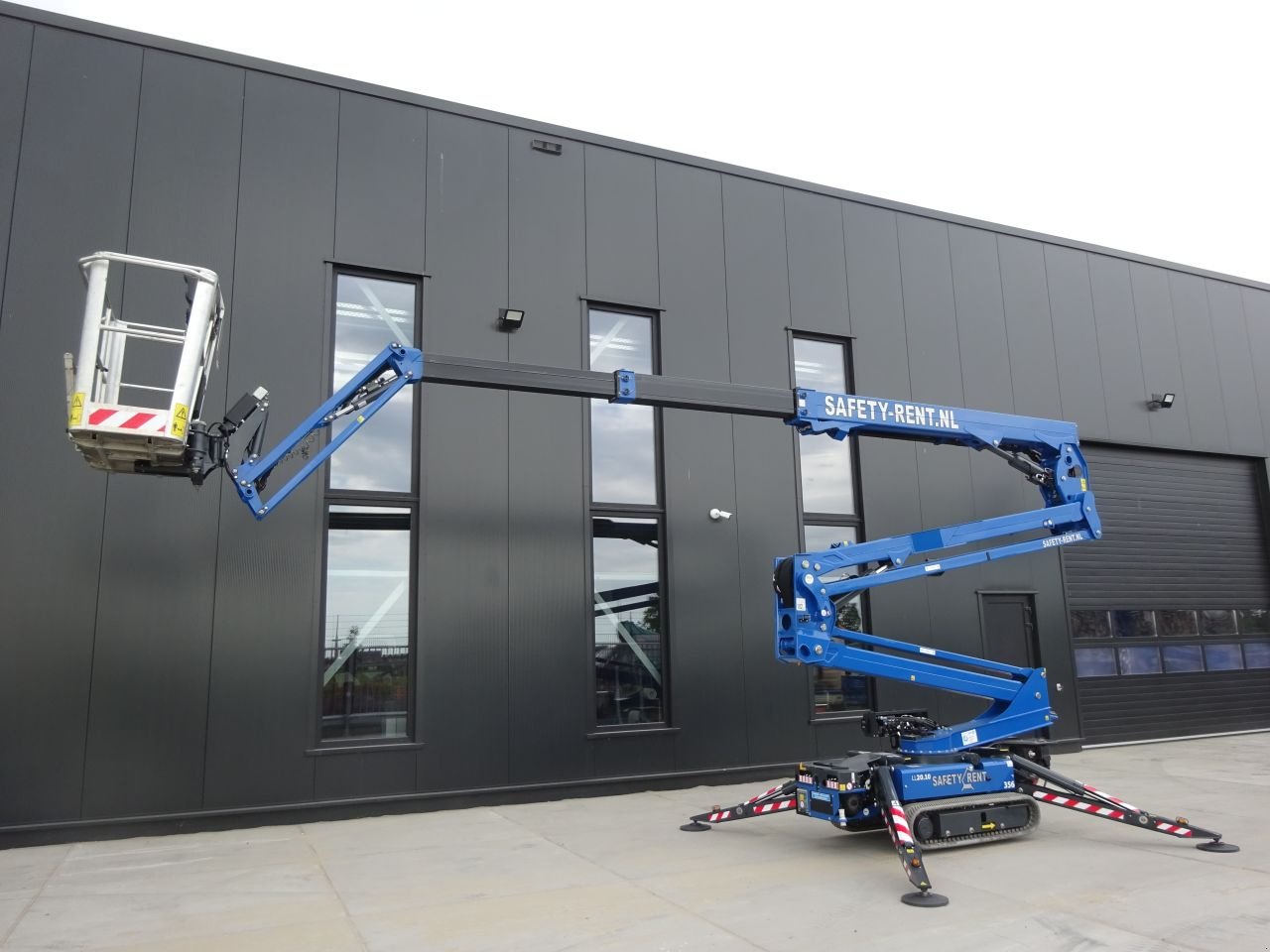 Teleskoparbeitsbühne del tipo Hinowa LightLift 17.75 Performance IIIS, Gebrauchtmaschine In Nieuw-Vennep (Immagine 5)