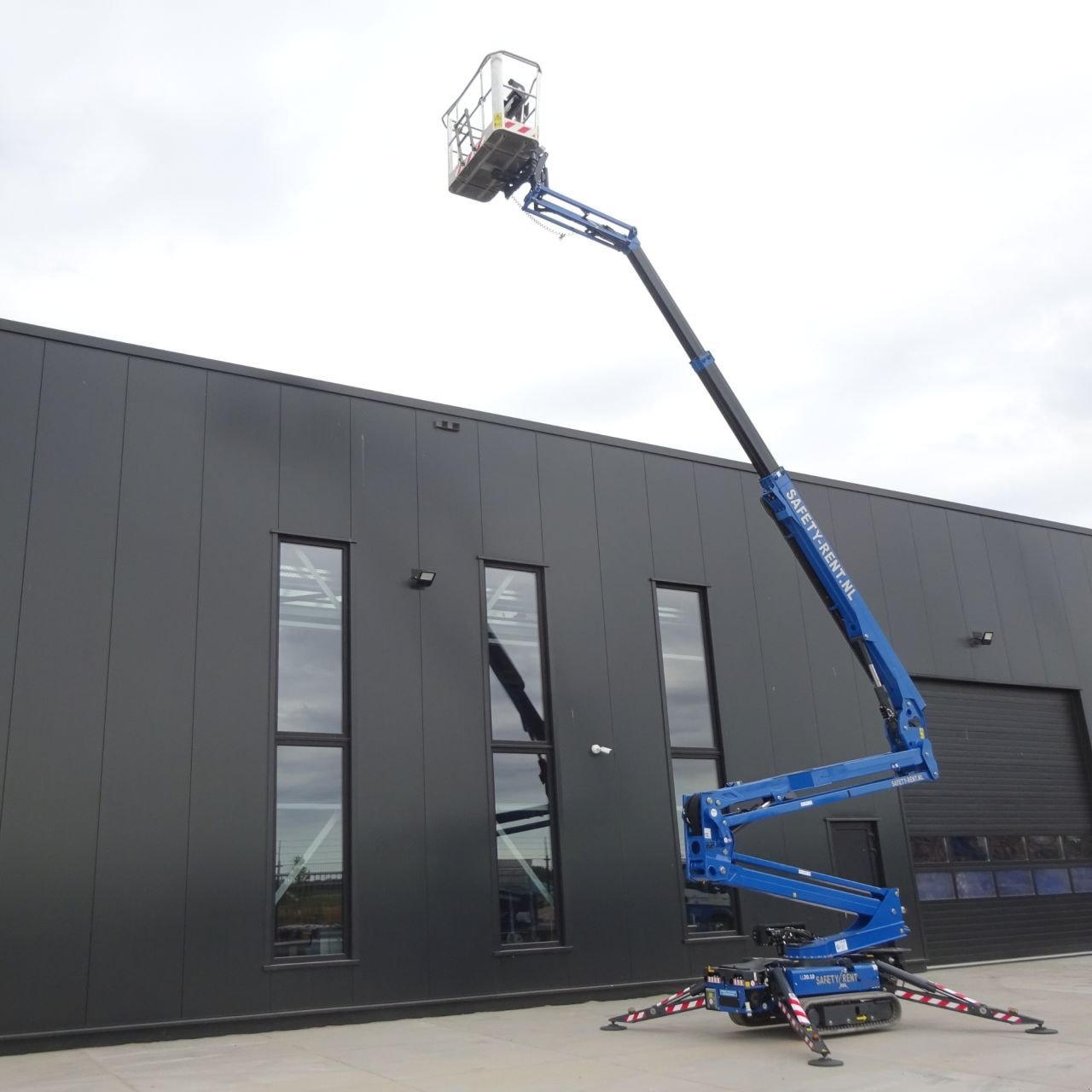 Teleskoparbeitsbühne des Typs Hinowa LightLIft 20.10 Performance IIIS, Gebrauchtmaschine in Nieuw-Vennep (Bild 2)