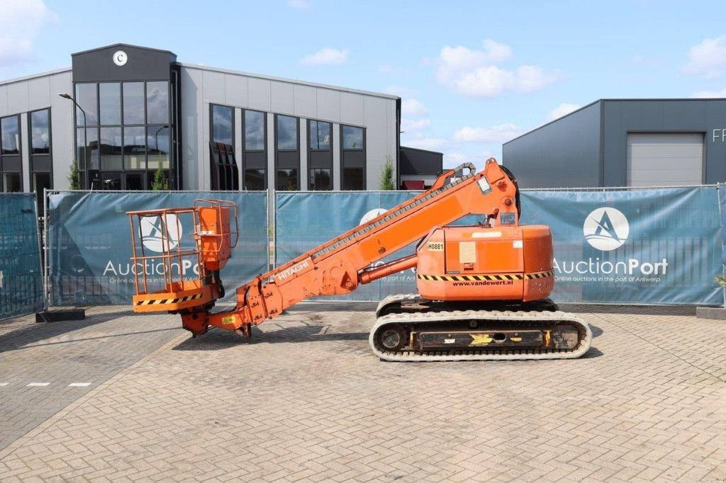 Teleskoparbeitsbühne du type Hitachi HX99B-2, Gebrauchtmaschine en Antwerpen (Photo 2)