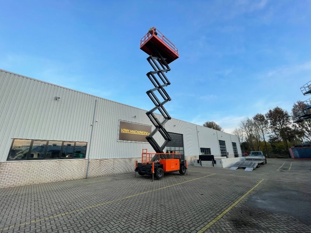 Teleskoparbeitsbühne van het type Holland Lift Combistar B-195DL25 4WD p/n, Gebrauchtmaschine in WIJCHEN (Foto 10)