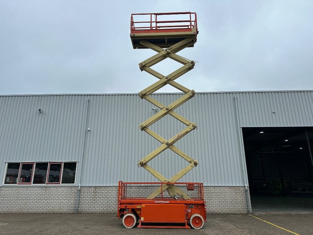 Teleskoparbeitsbühne of the type Holland Lift Combistar N-140EL12, Gebrauchtmaschine in WIJCHEN (Picture 2)