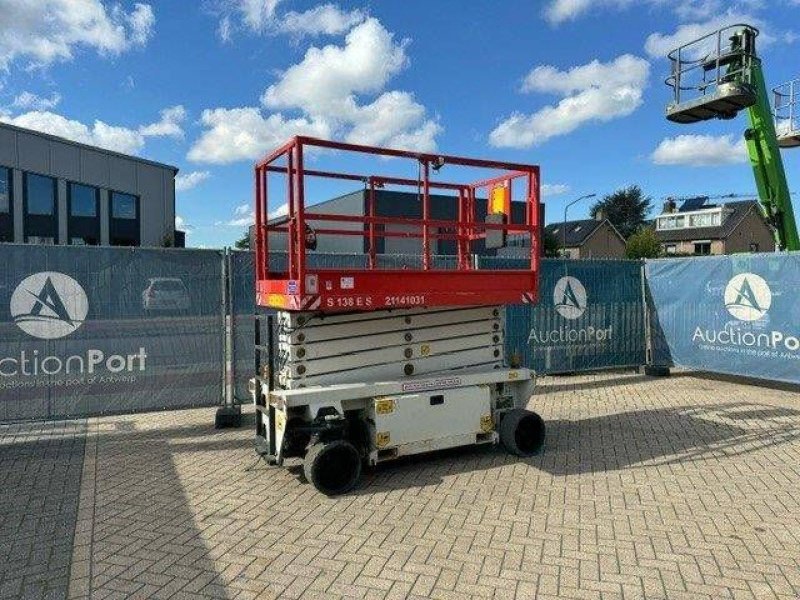 Teleskoparbeitsbühne van het type Holland Lift HL-11812, Gebrauchtmaschine in Antwerpen (Foto 2)