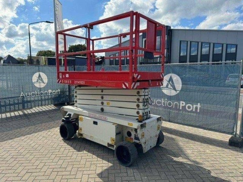 Teleskoparbeitsbühne van het type Holland Lift HL-11812, Gebrauchtmaschine in Antwerpen (Foto 4)