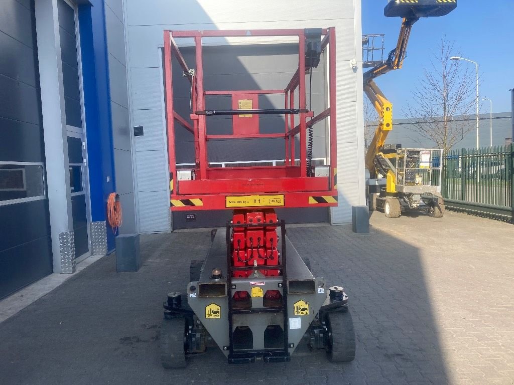 Teleskoparbeitsbühne van het type Holland Lift HL 9714, Gebrauchtmaschine in WIJCHEN (Foto 3)