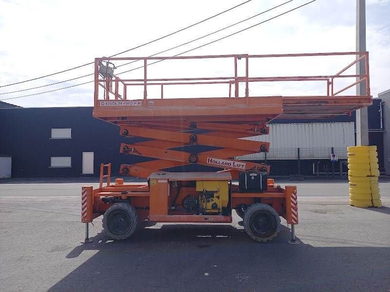 Teleskoparbeitsbühne van het type Holland Lift Q-135DL24 4WD/P/N, Gebrauchtmaschine in Waregem (Foto 5)