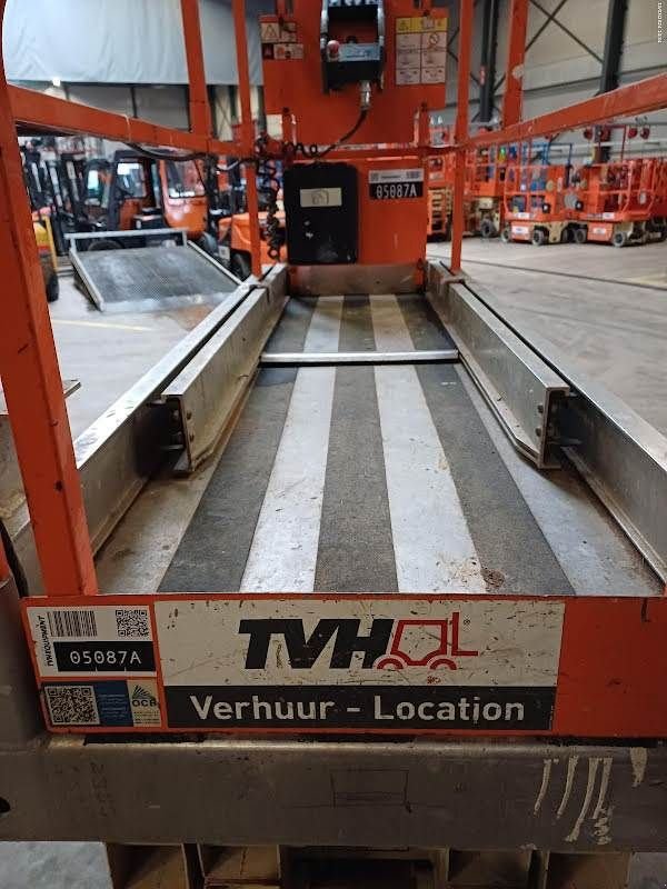 Teleskoparbeitsbühne du type JLG 2030ES, Gebrauchtmaschine en Waregem (Photo 8)